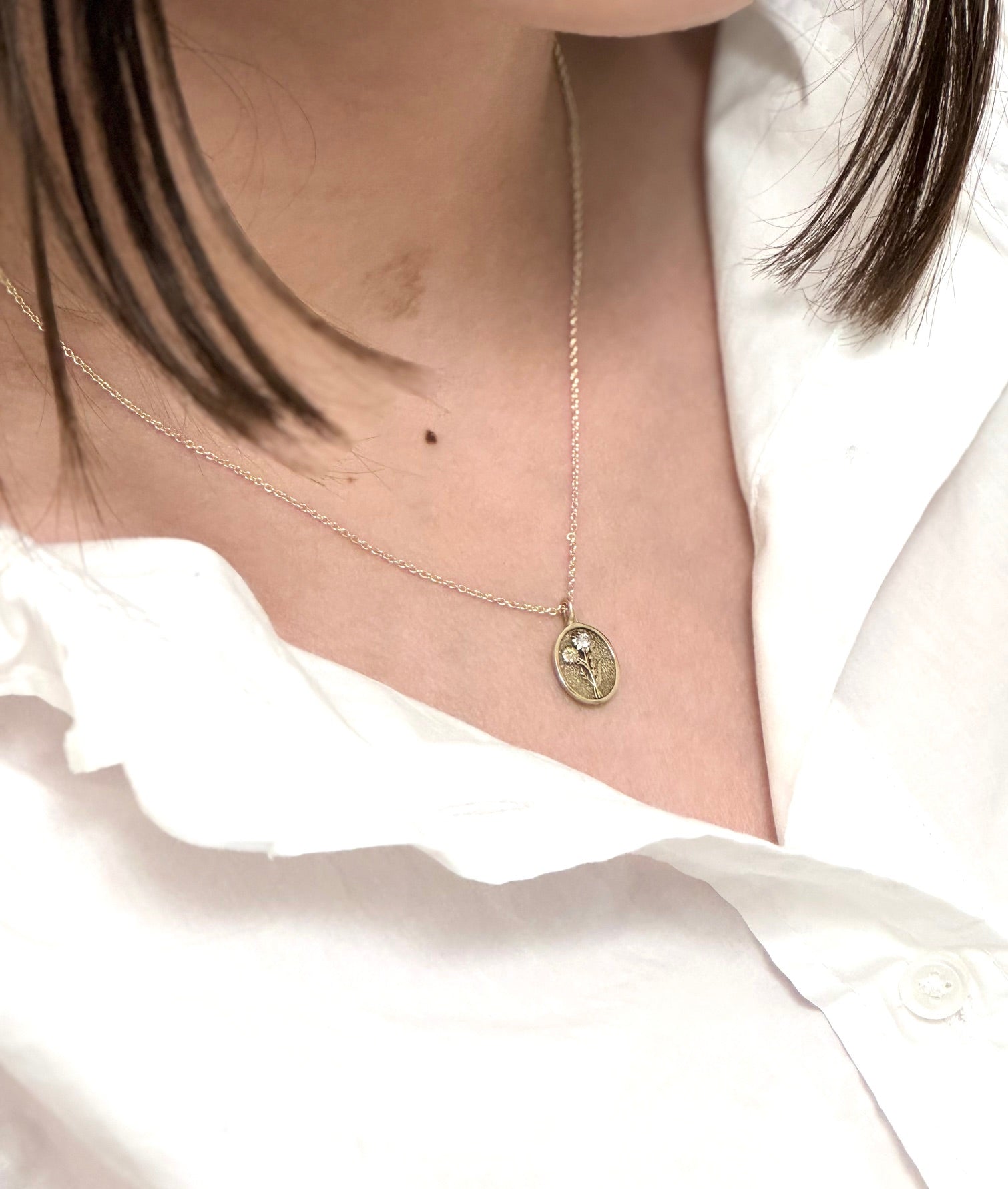 THE APRIL BIRTH FLOWER PENDANT & STONE — DAISY AND DIAMOND