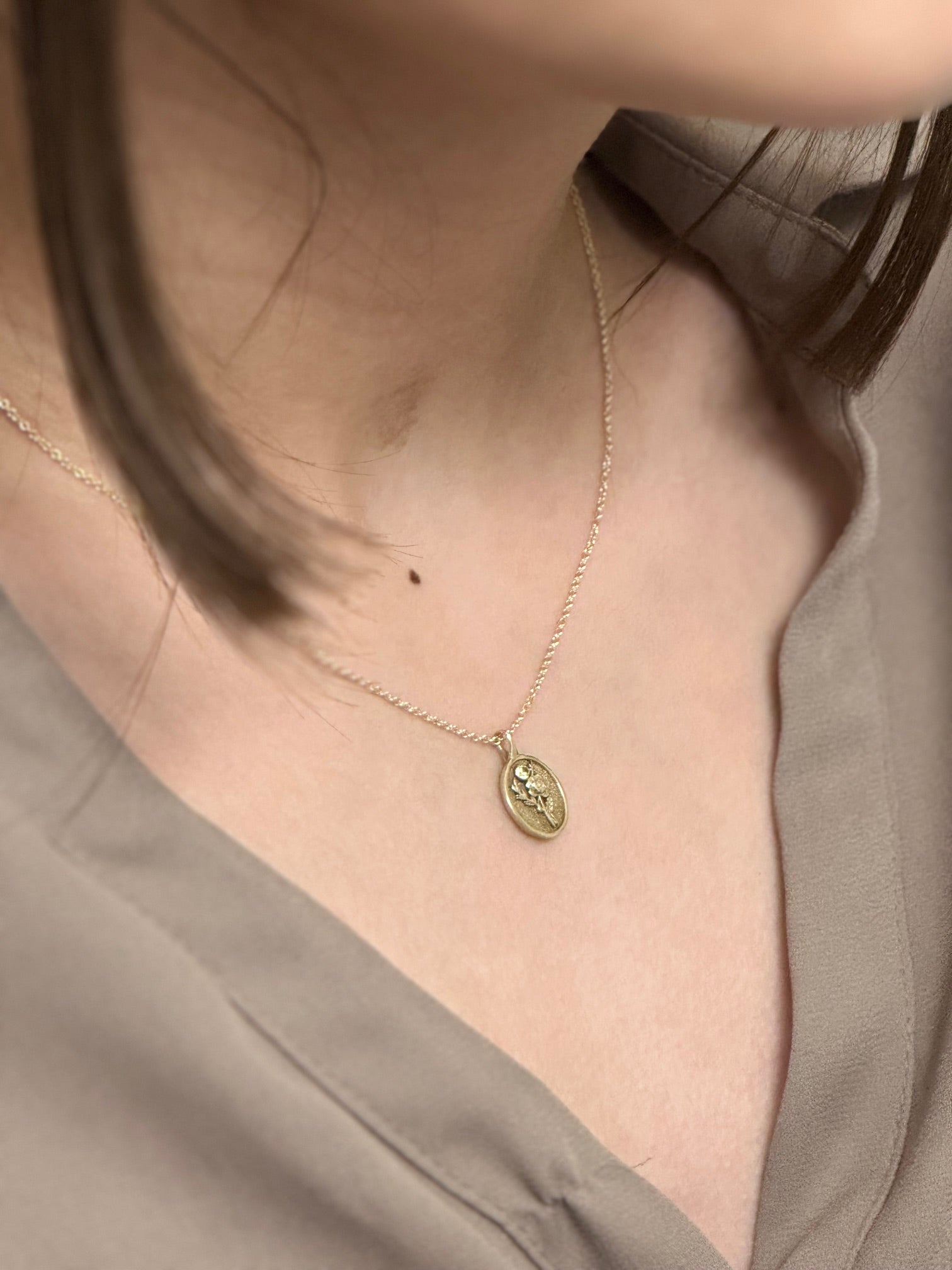 THE AUGUST BIRTH FLOWER & STONE PENDANT — GLADIOLUS AND PERIDOT