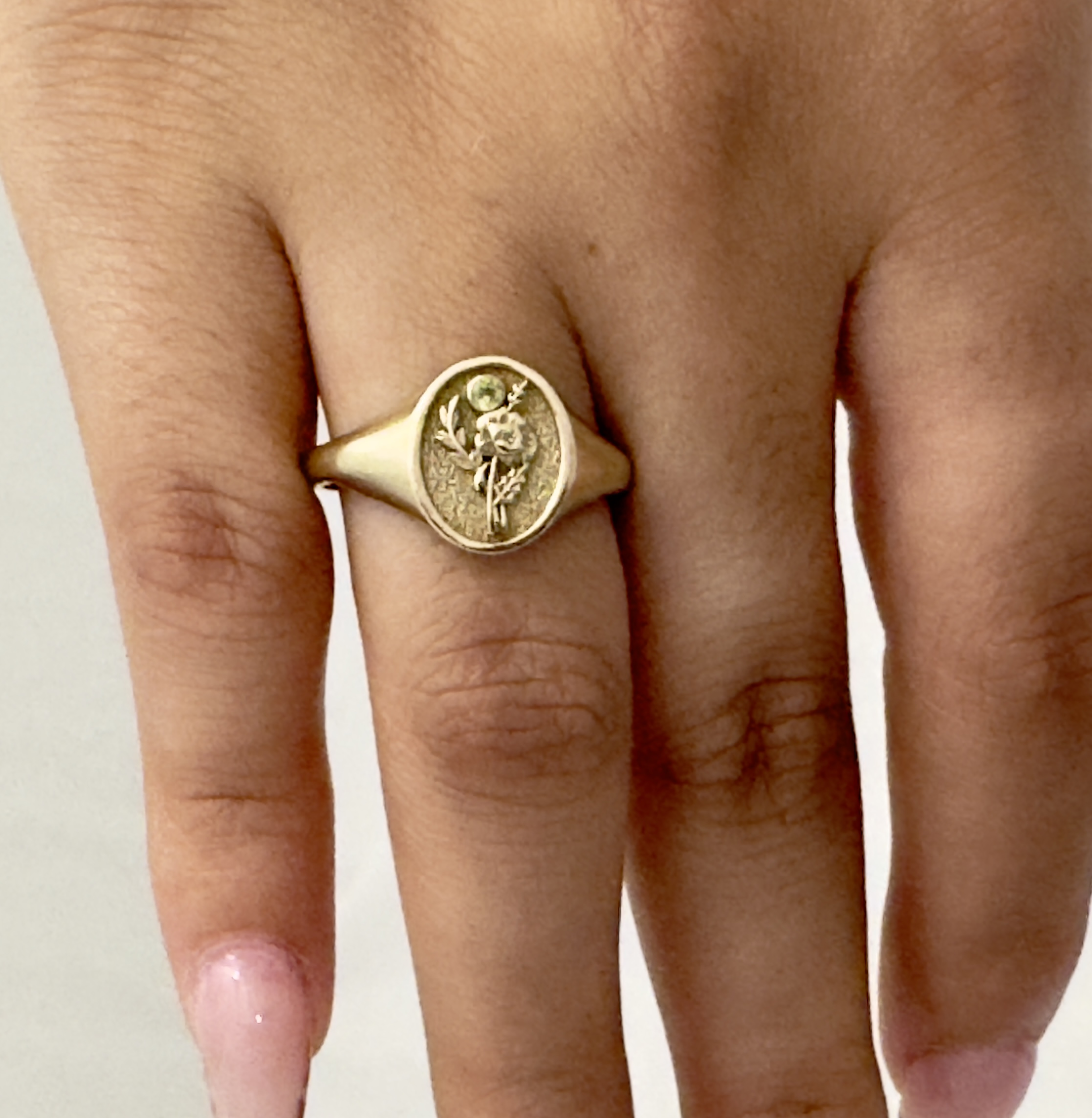 THE AUGUST BIRTH FLOWER AND STONE RING — GLADIOLUS AND PERIDOT