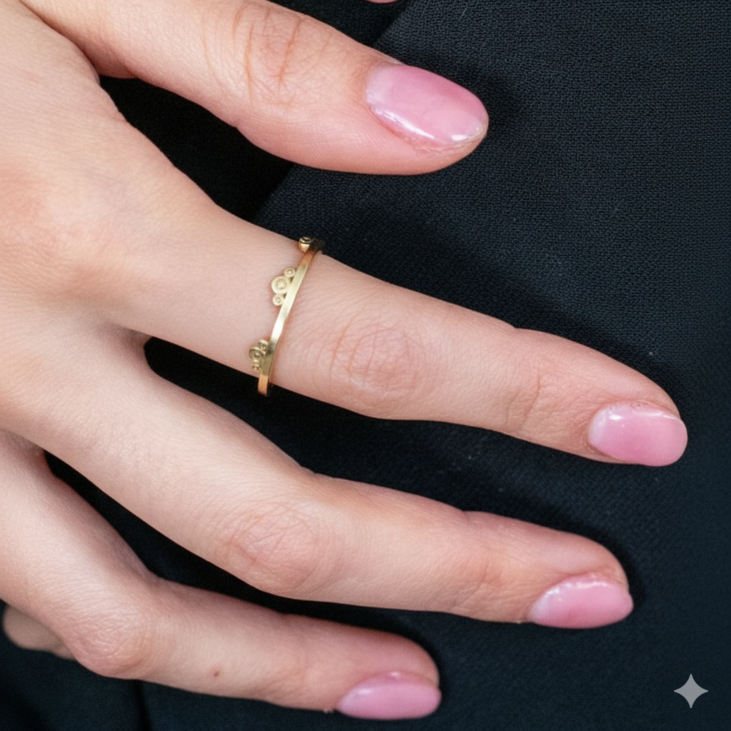 DOT CROWN STACKABLE RING