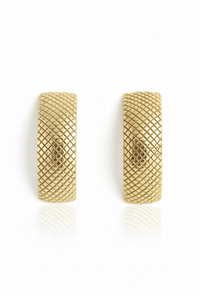GOLDEN WEAVE STATEMENT STUDS