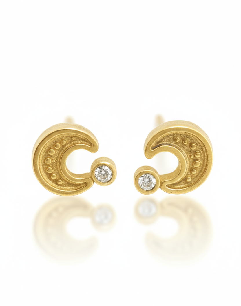 CRESCENT MOONLIGHT PROTECTION STUD EARRINGS