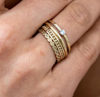 SMALL DIAMOND RING