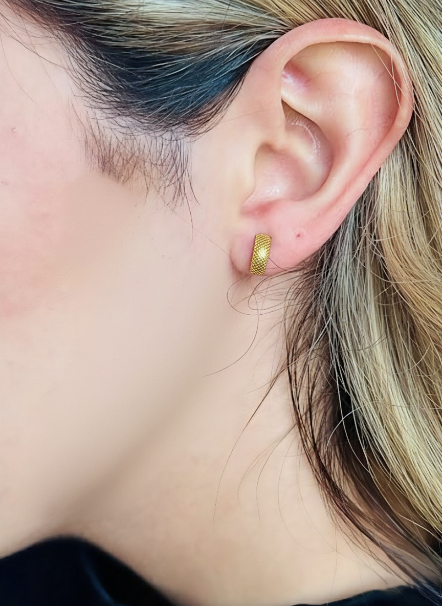 GOLDEN WEAVE STUDS