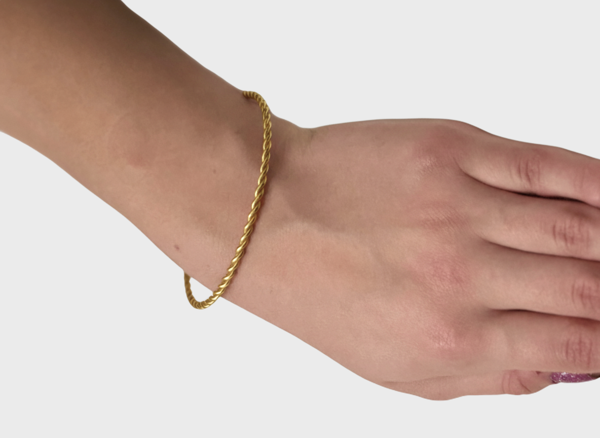TWISTED THREAD BANGLE