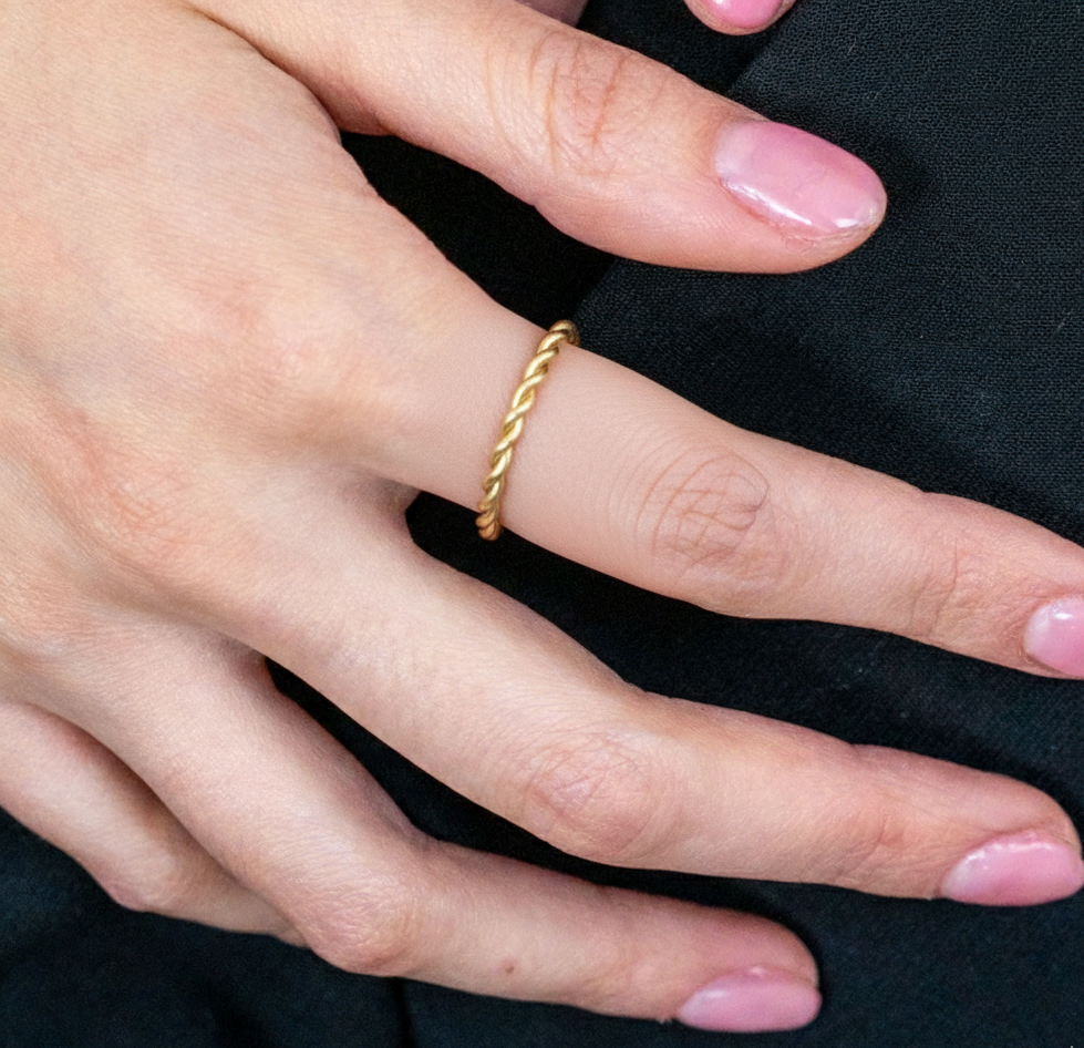 THE TWISTED THREAD RING