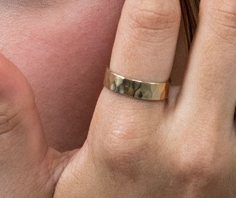 WAVE BAND STACKABLE RING